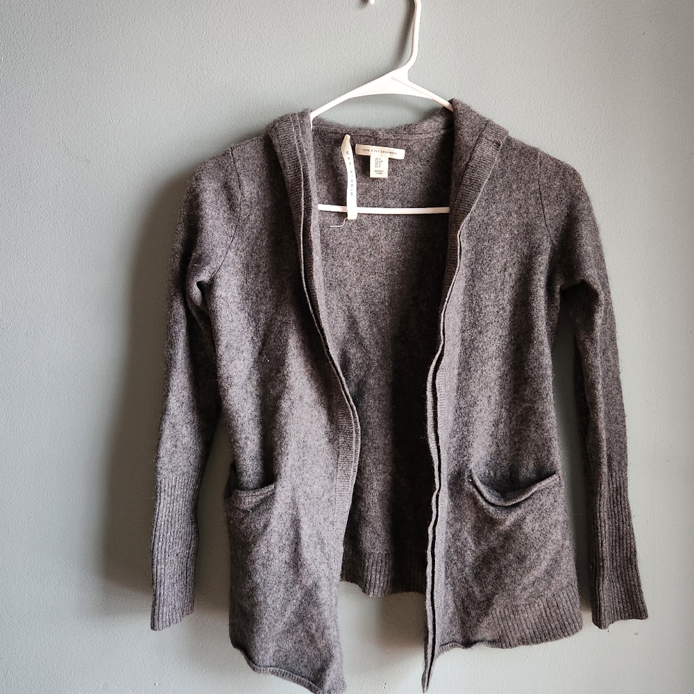 Super soft Max studio 2 ply 100% cashmere gray hooded sweater size small